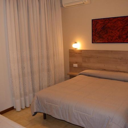 Hotel Pilotto Пескьера-дель-Гарда Экстерьер фото