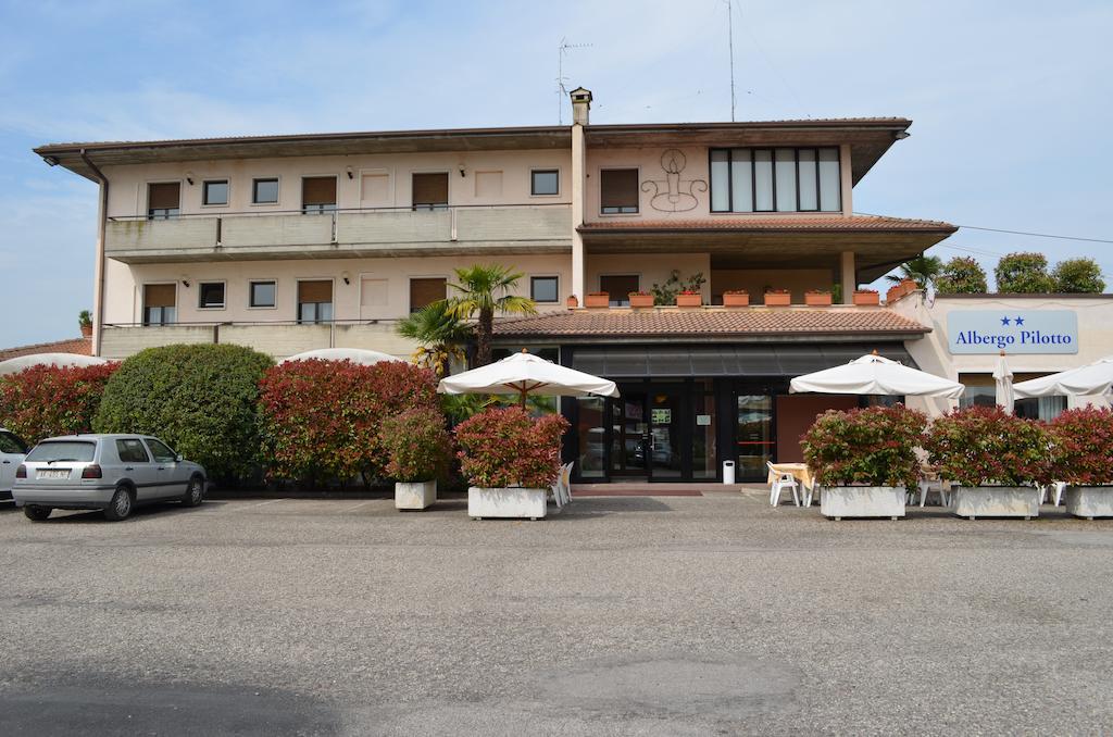 Hotel Pilotto Пескьера-дель-Гарда Экстерьер фото