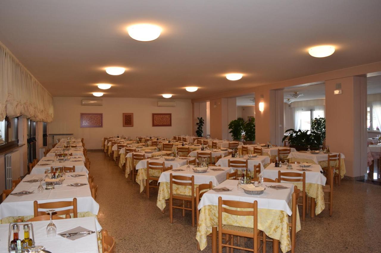 Hotel Pilotto Пескьера-дель-Гарда Экстерьер фото