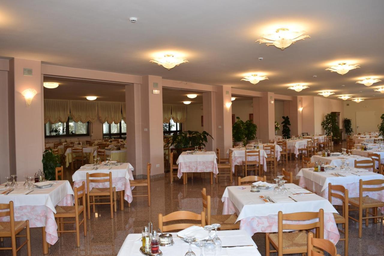 Hotel Pilotto Пескьера-дель-Гарда Экстерьер фото